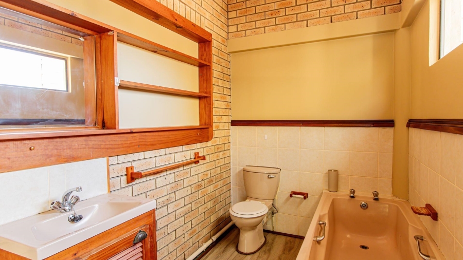 5 Bedroom Property for Sale in Hersham Western Cape